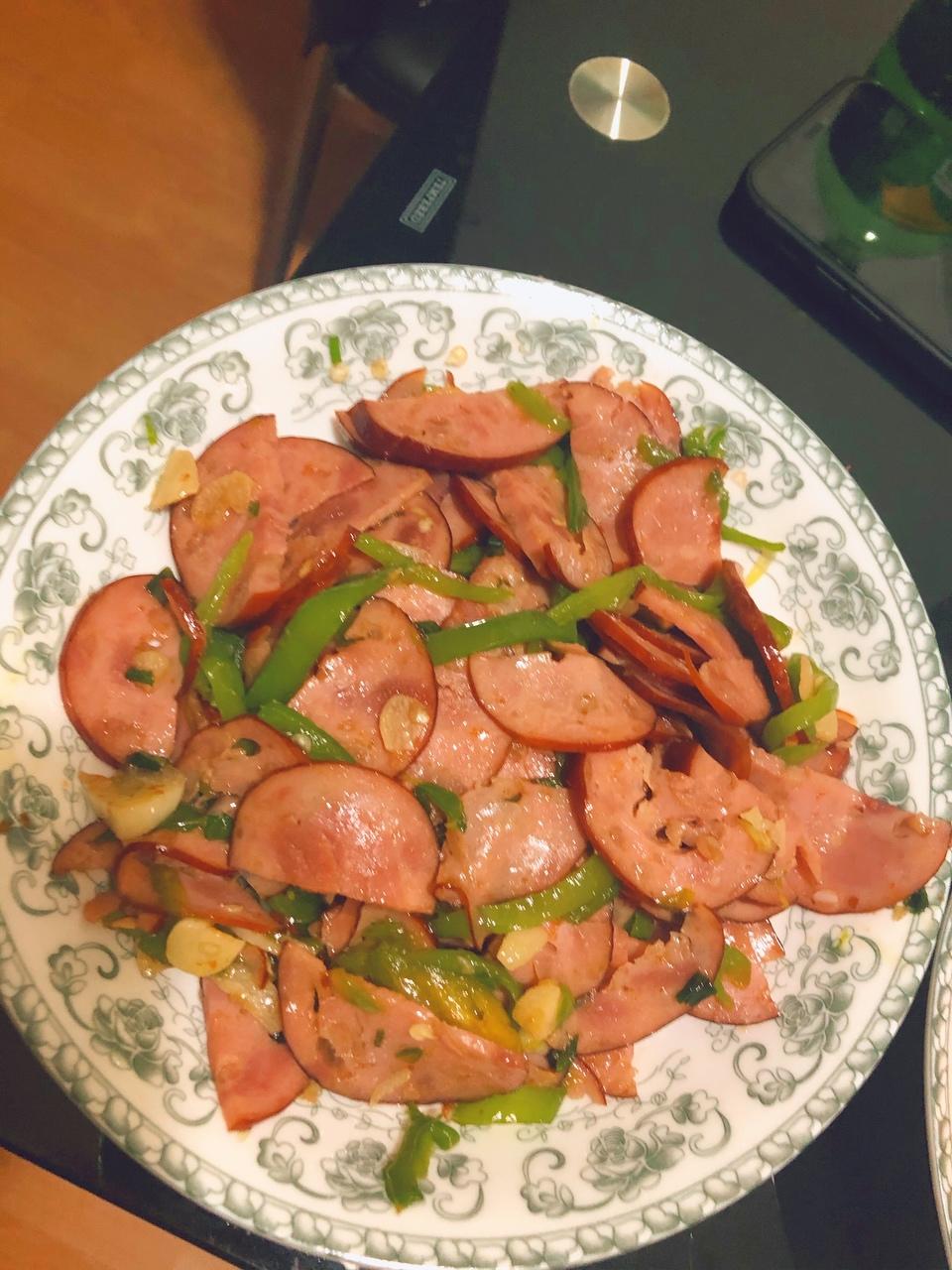 肘花火腿炒尖椒丝