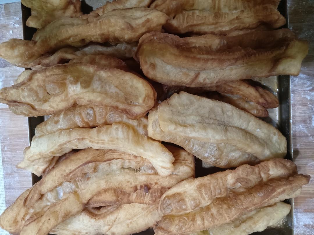 空心酥脆油条
