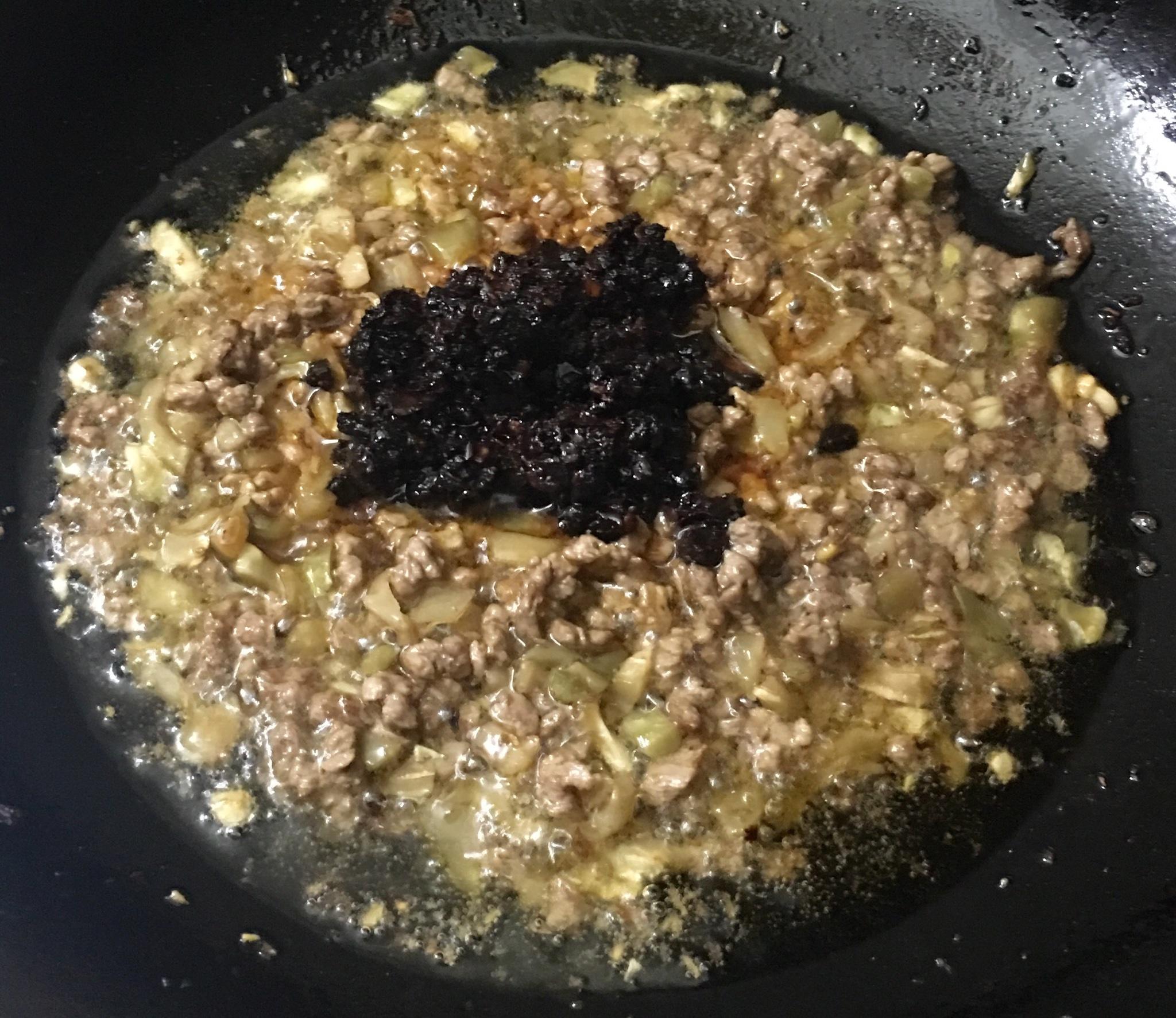 榨菜豆豉牛肉酱的做法 步骤5