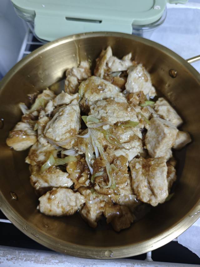 家常快手菜~葱烧豆腐