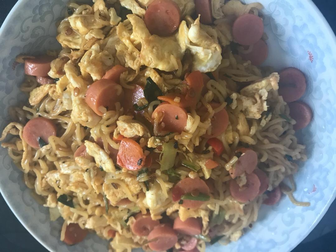 路边摊风味炒方便面