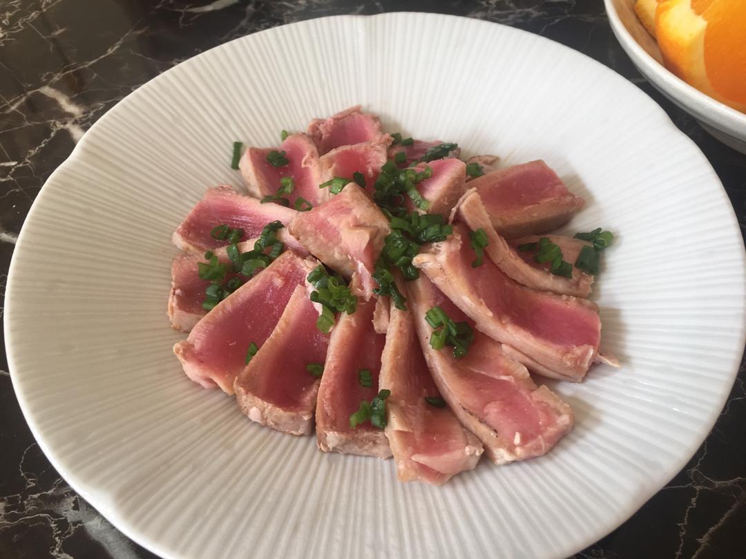 Tuna Tataki (金枪鱼tataki)