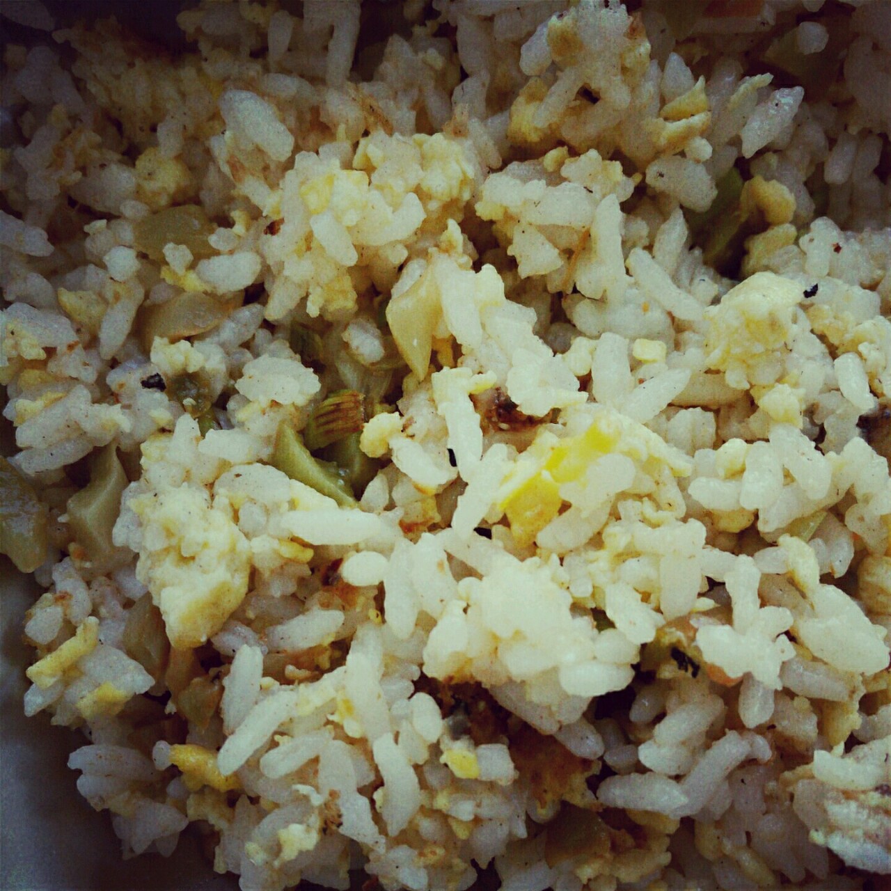 榨菜蛋炒饭（粒粒分明小窍门）