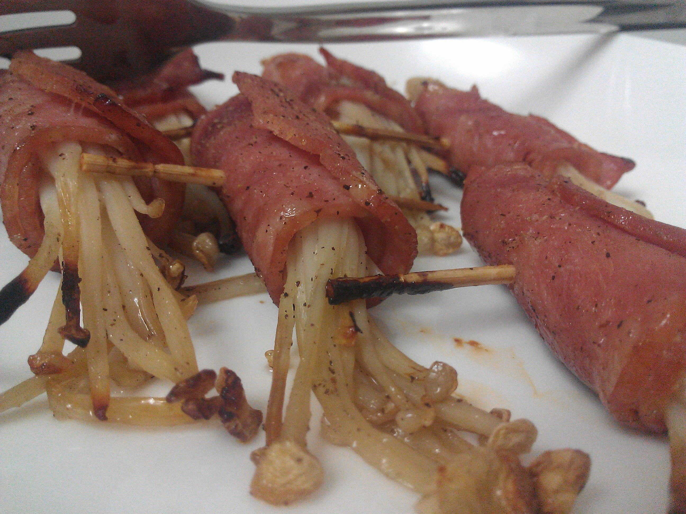 酱烤金针菇培根卷