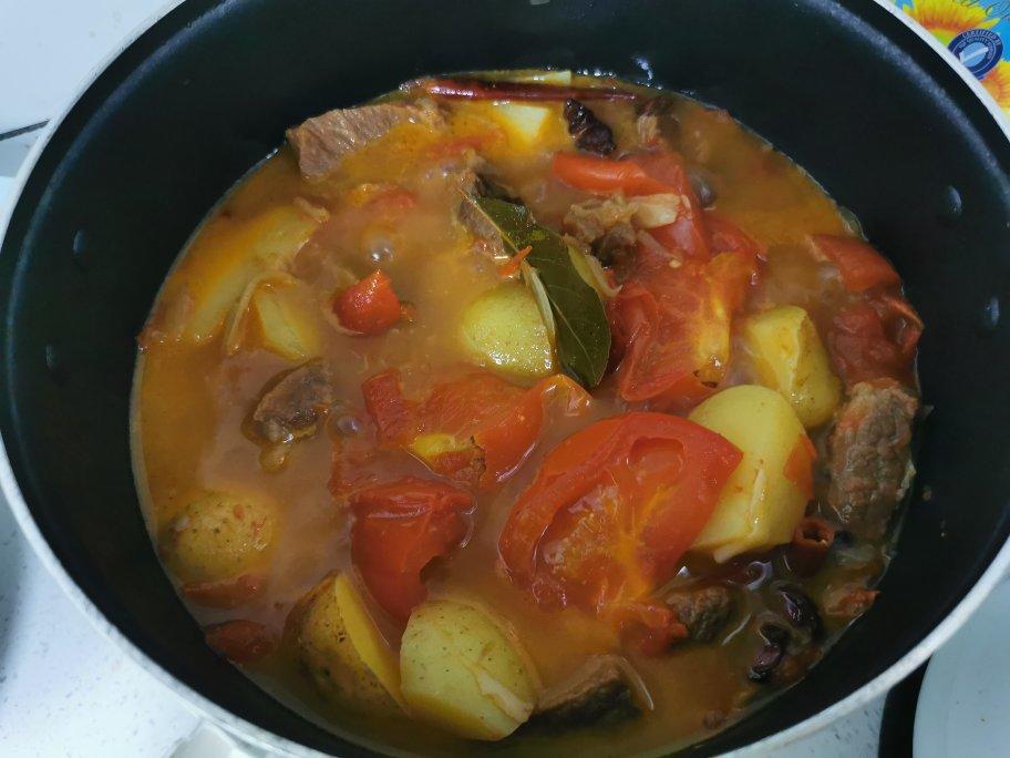 西红柿炖牛腩（牛肉）