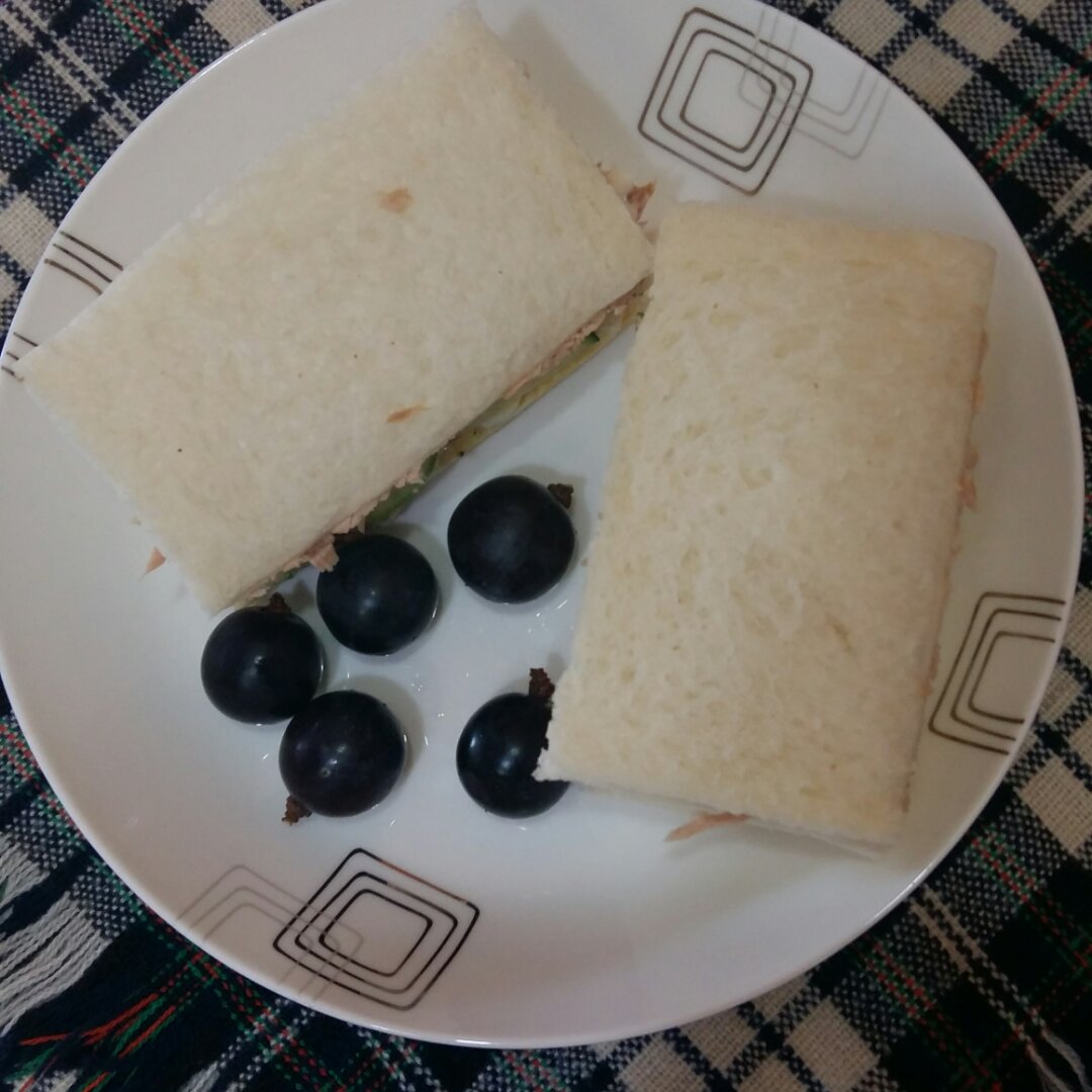 营养早餐——金枪鱼鸡蛋沙拉三明治