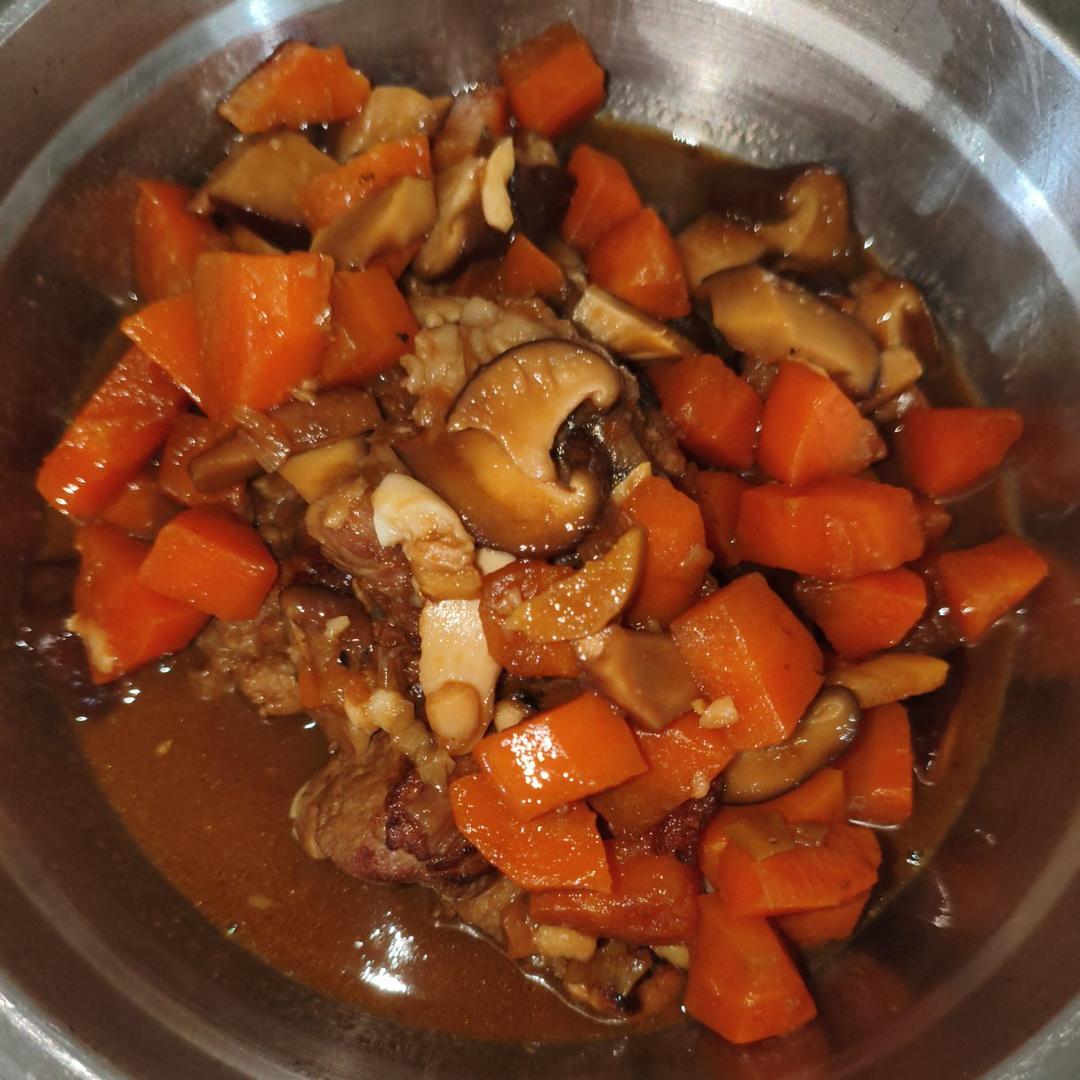 喷香排骨焖饭（爆好吃）