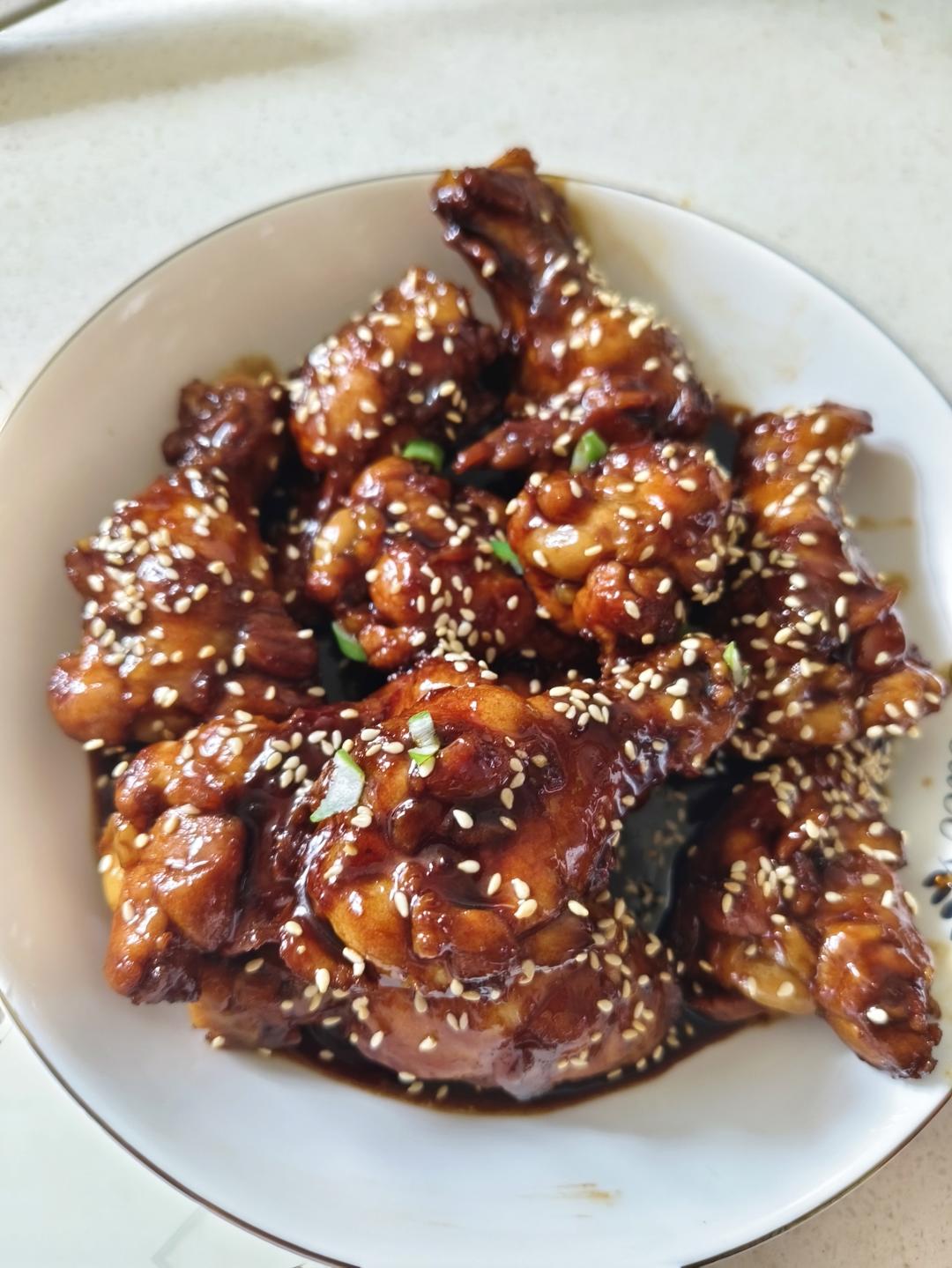 好吃到舔手指的「蒜香蜜汁鸡翅根」👍