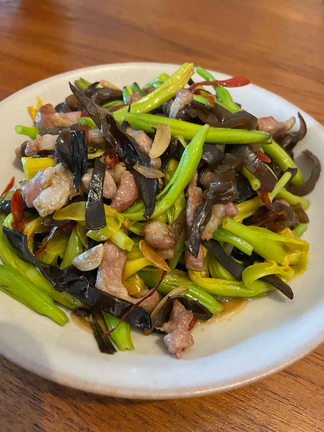 新鲜黄花菜炒肉丝