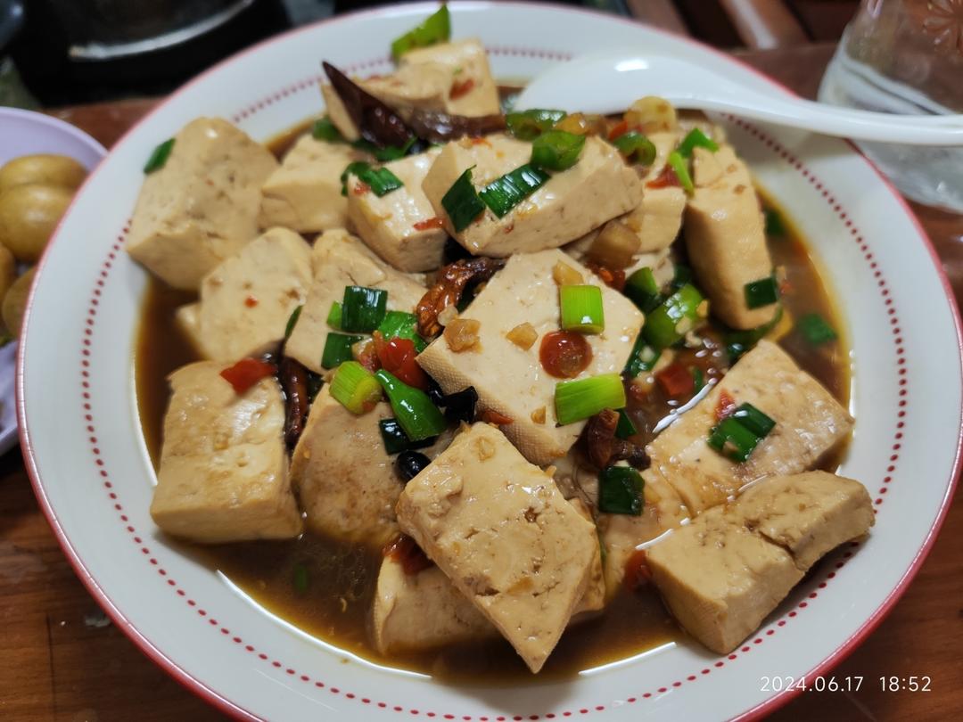 能消灭一锅米饭的红烧豆腐