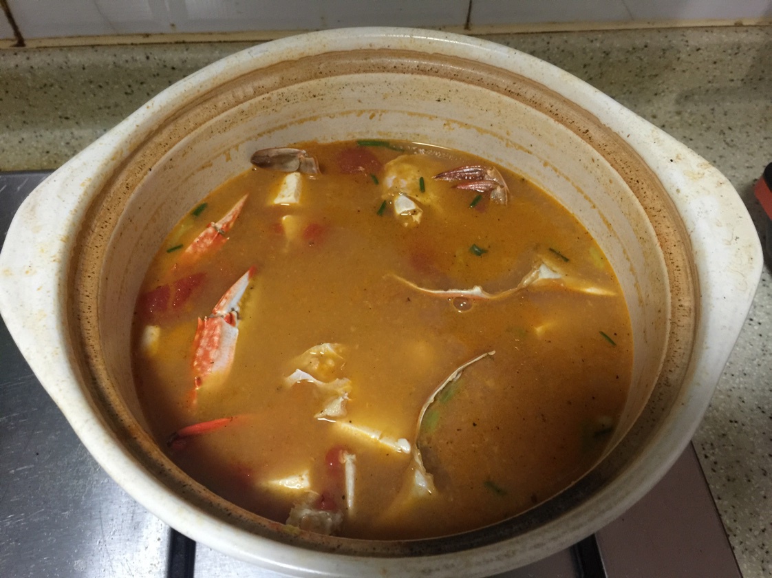 蕃茄梭子蟹豆腐煲