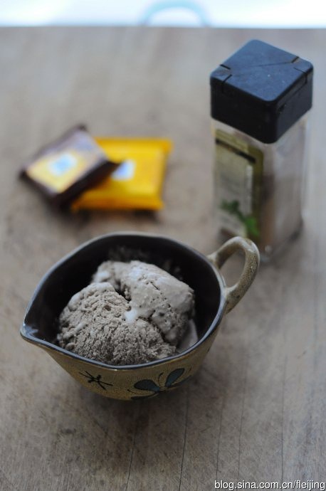 肉桂巧克力冰淇淋的做法
