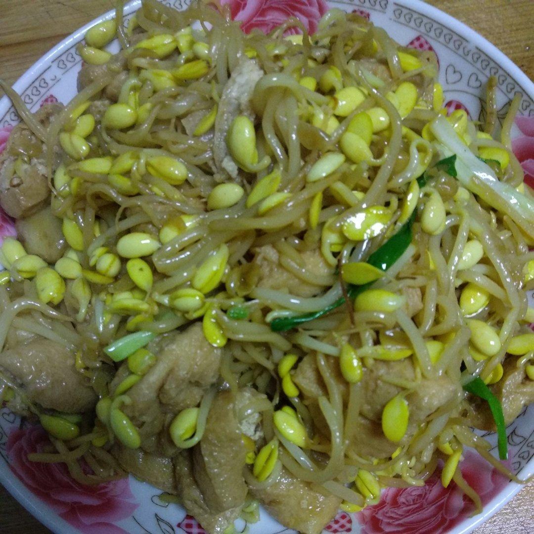 黄豆芽炒油豆腐