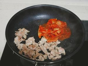 猪肉泡菜盖饭的做法 步骤6
