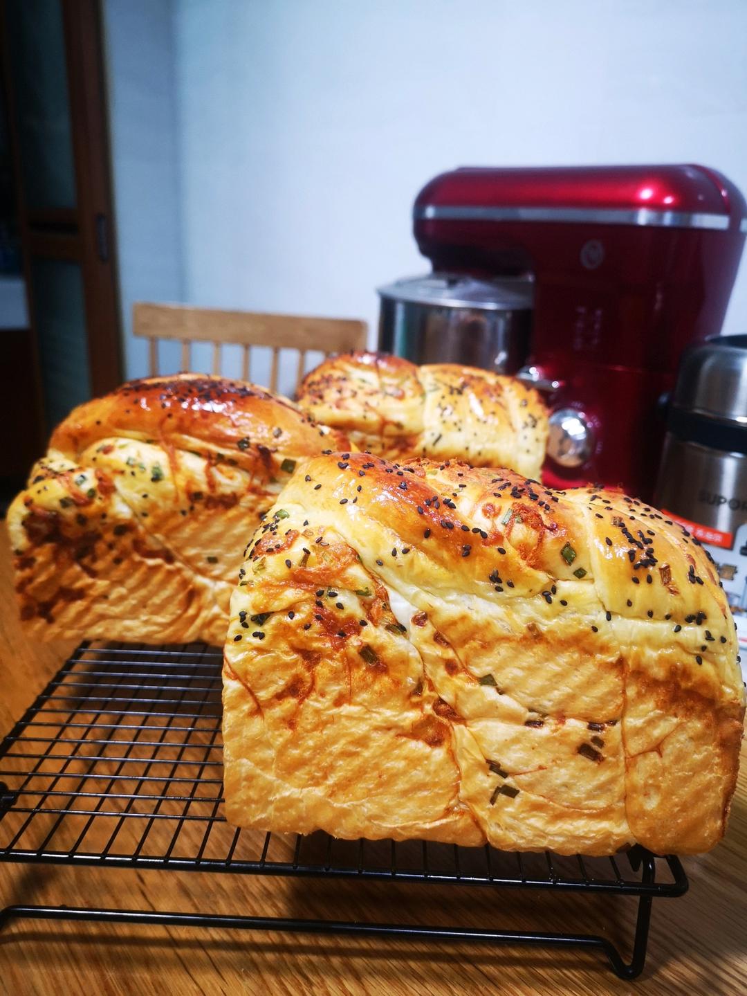 香葱肉松手撕吐司