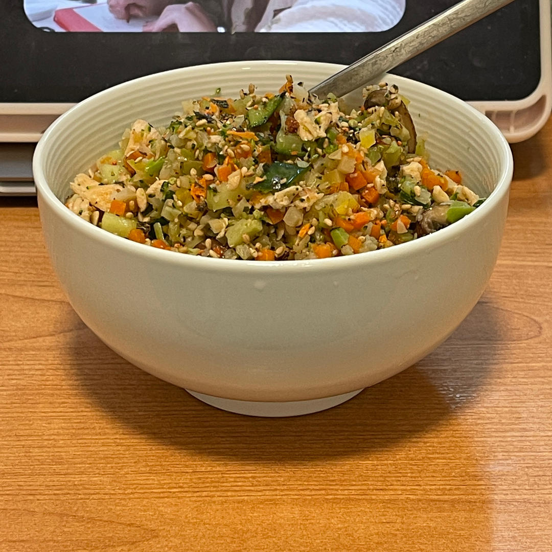 【健康三餐】三文鱼时蔬菜花米炒饭