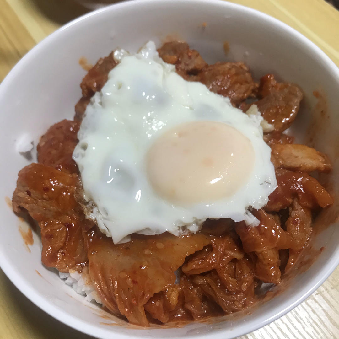 零技术也可以超好吃的【辣白菜炒五花肉】