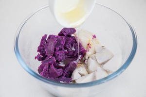 紫薯芋香牛奶杯的做法 步骤2