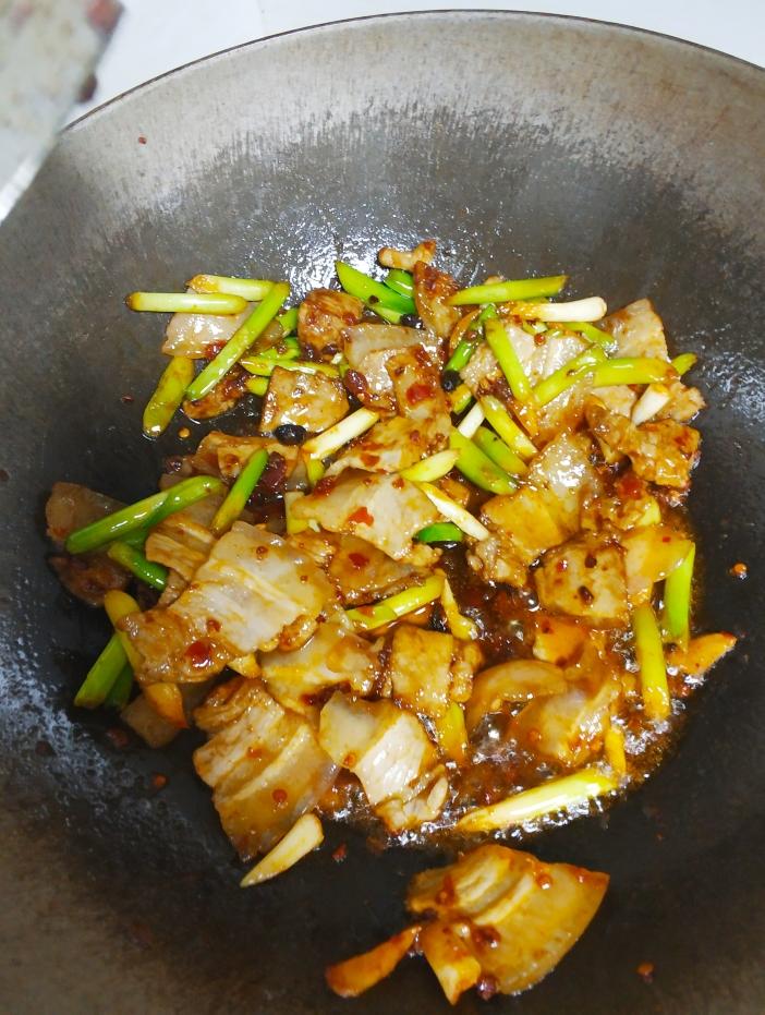 蒜苗回鍋肉——經(jīng)典川菜的做法 步驟7