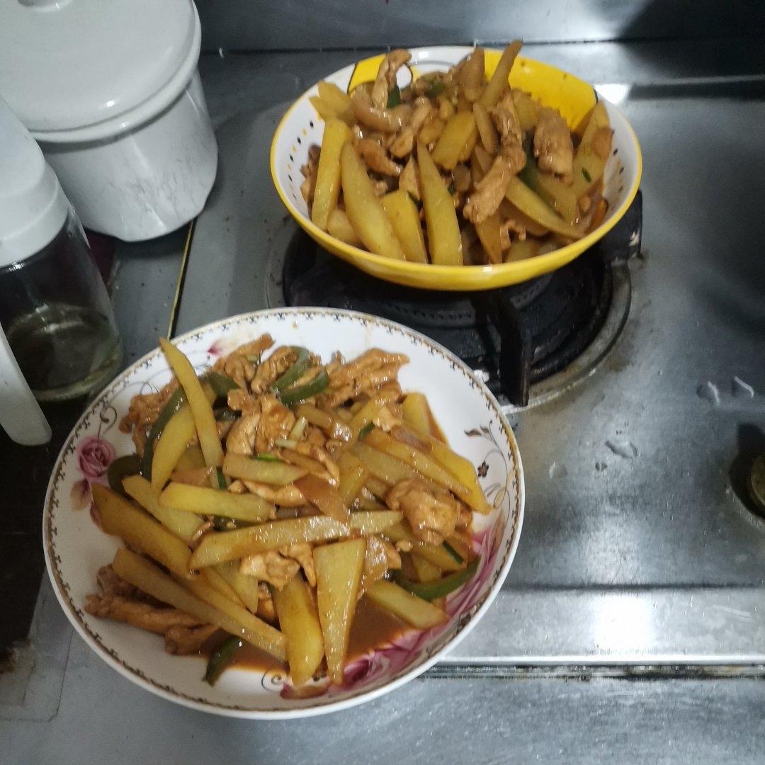 巨好吃的青椒炒鸡胸肉丝，超下饭