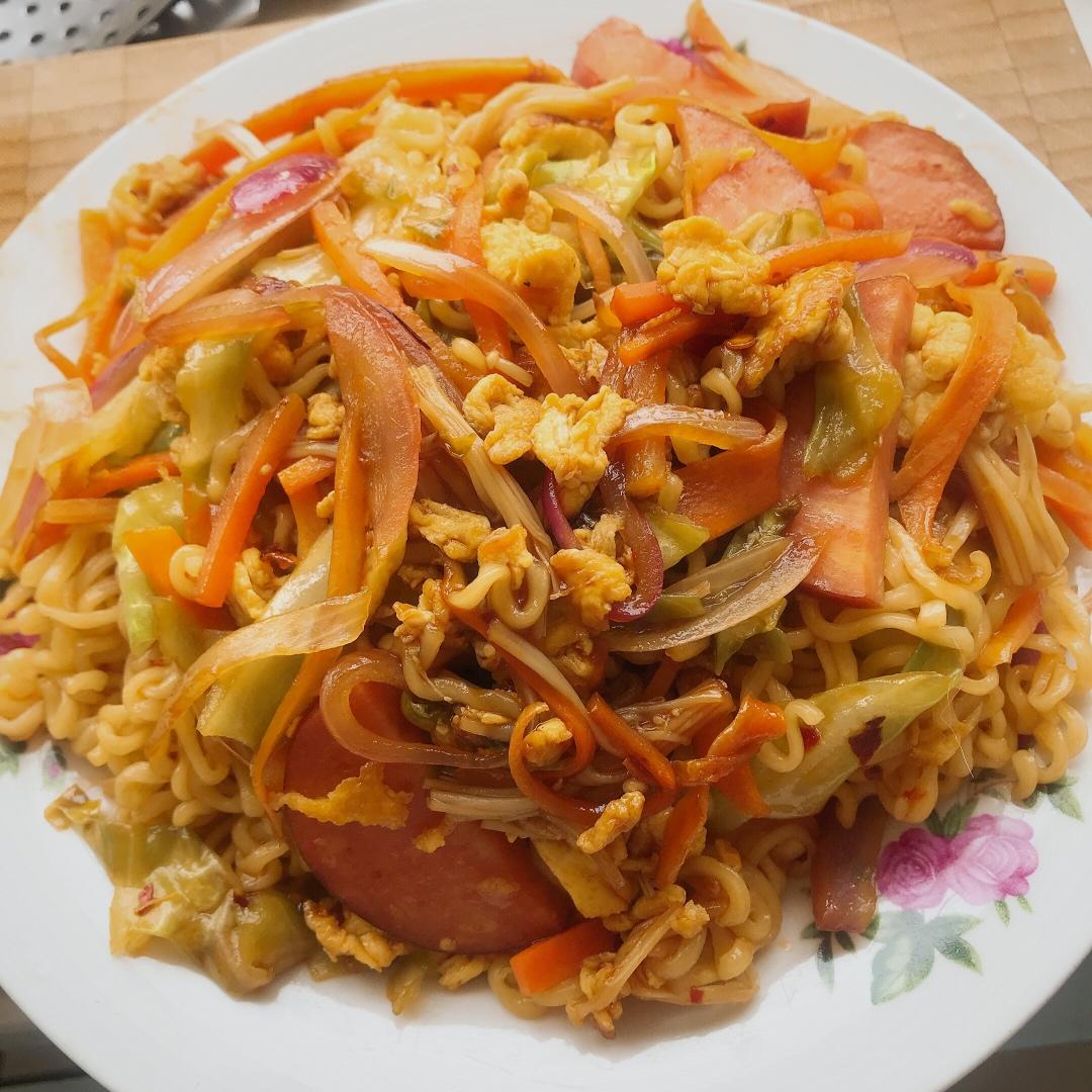 路边摊风味炒方便面