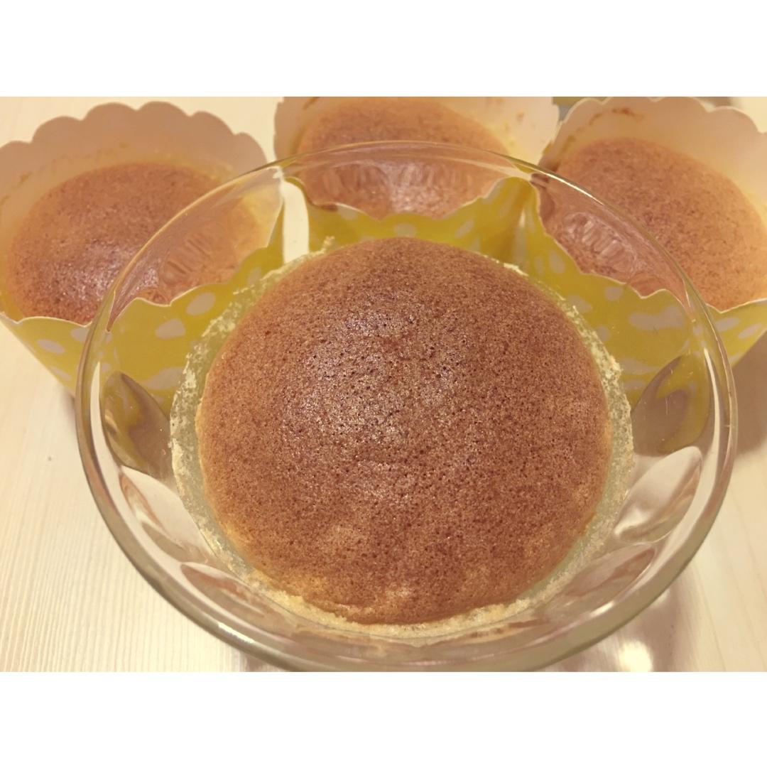 软绵绵戚风纸杯蛋糕