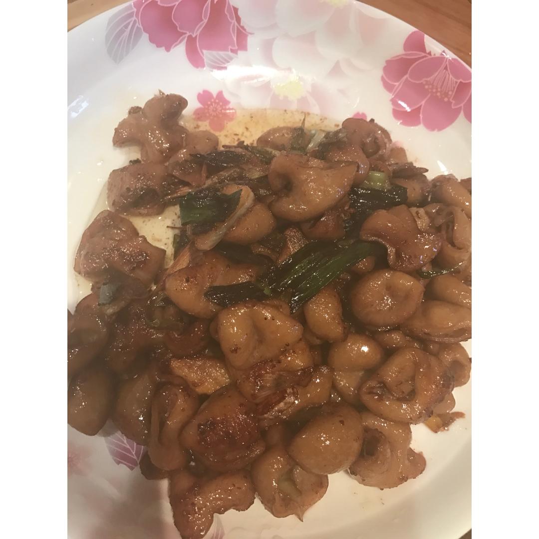 好吃到爆火爆肥肠