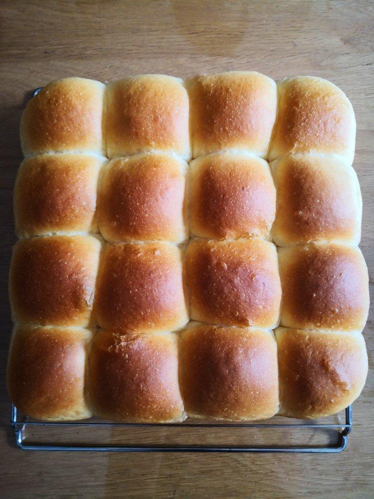 无敌松软又拉丝的酸奶小餐包