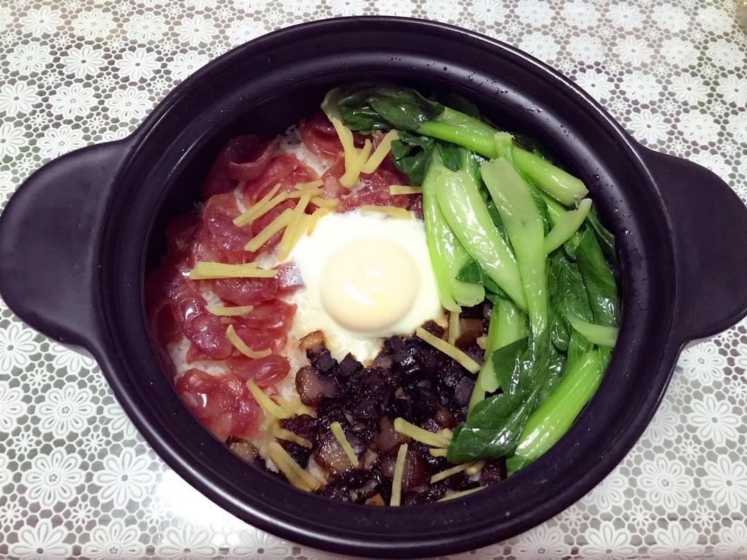 广式腊味煲仔饭