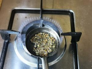 椒油凉拌花生的做法 步骤5