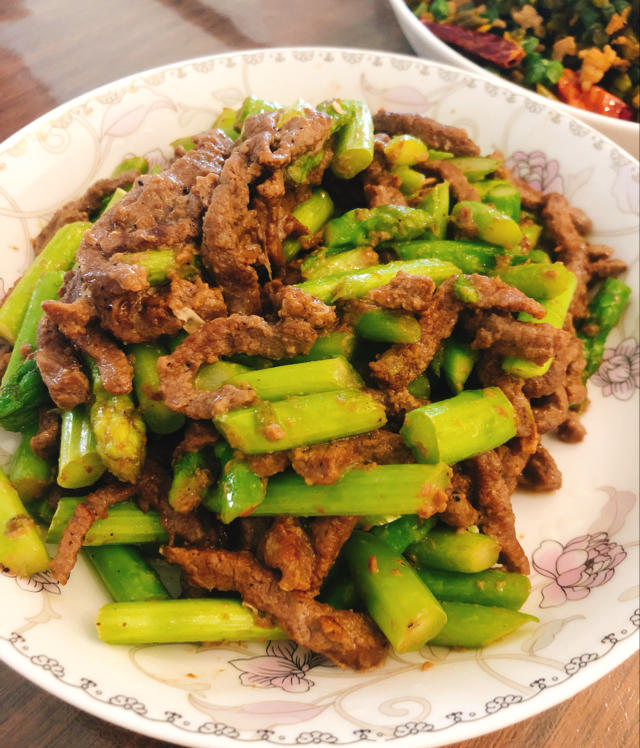 芦笋炒牛柳