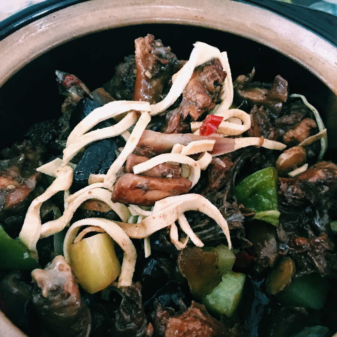 【黄焖鸡米饭】