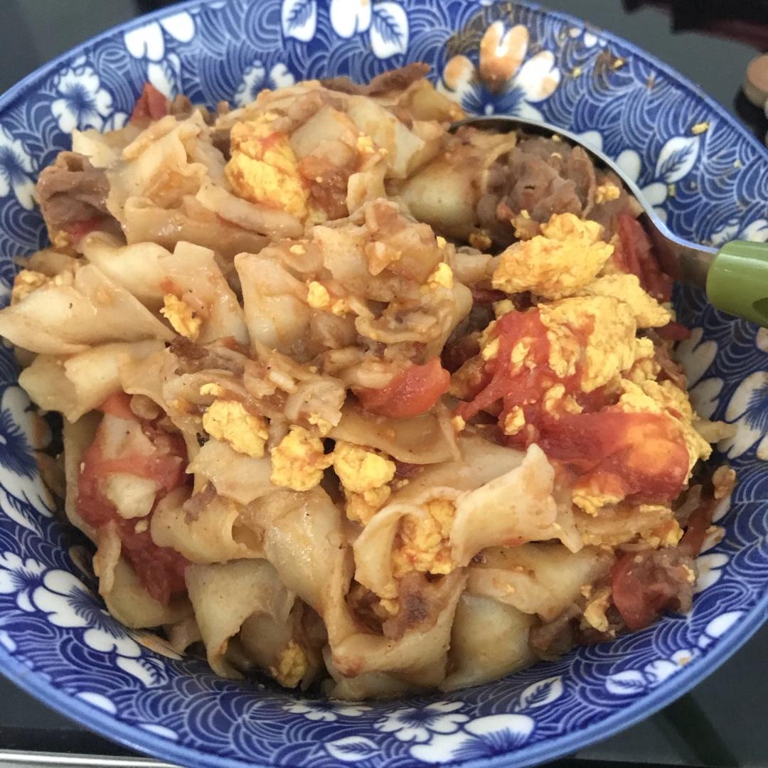 西红柿鸡蛋火腿炒刀削