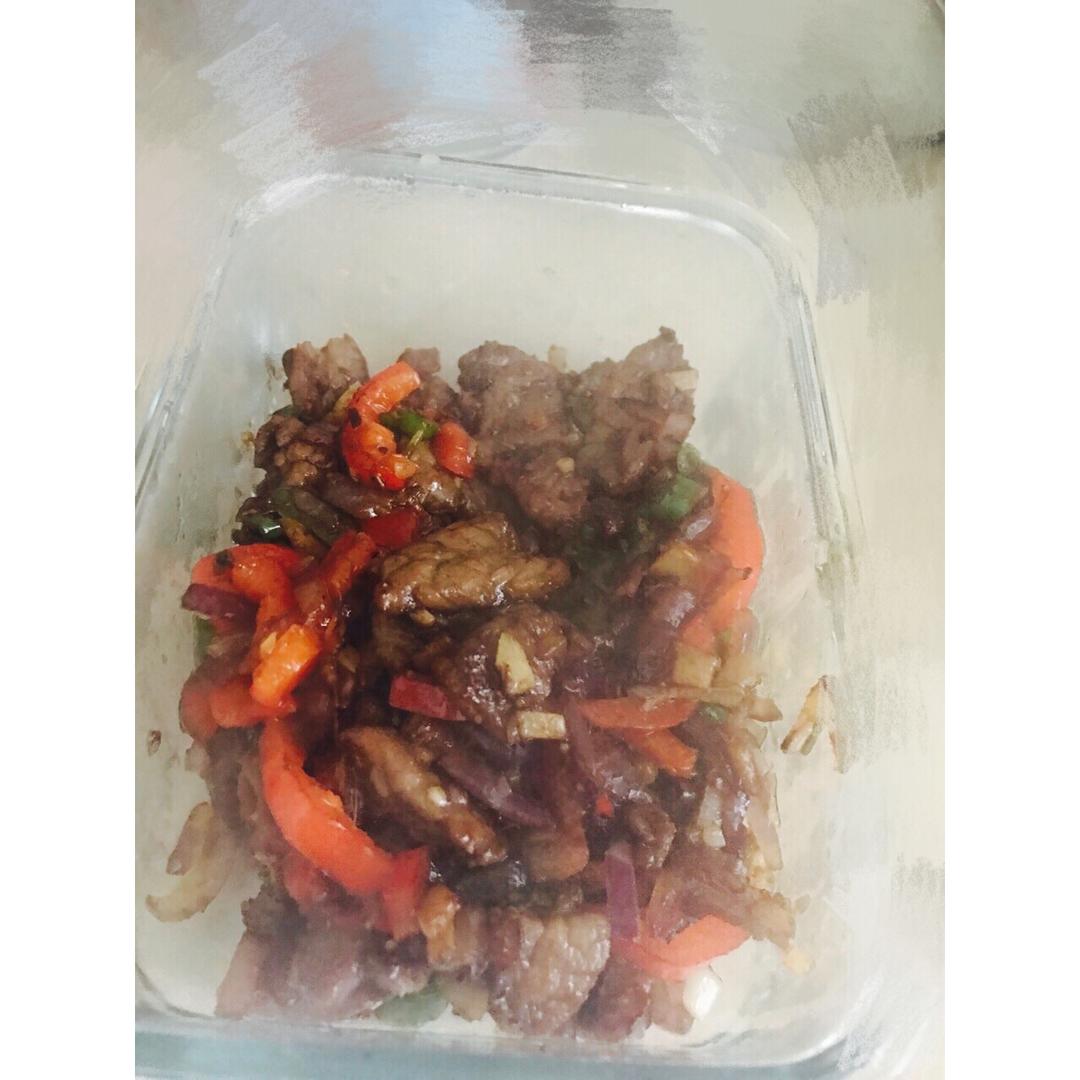 孜然洋葱炒牛肉粒