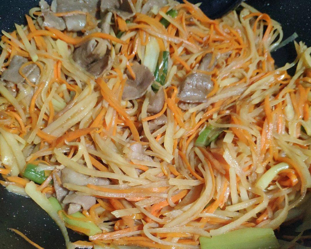 胡萝卜土豆丝炒肉