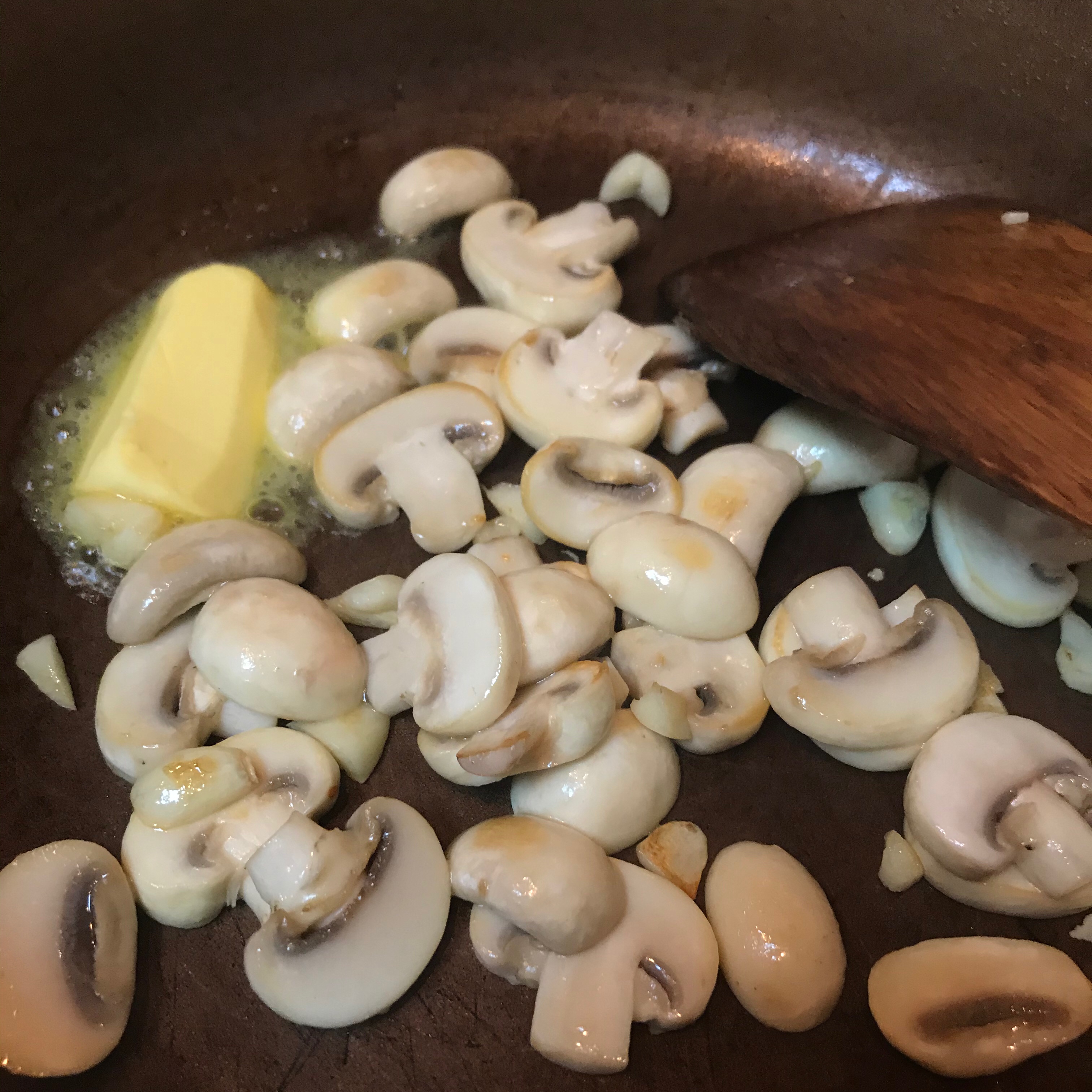 教你做最好吃的芦笋炒蘑菇 新手速get！的做法 步骤4