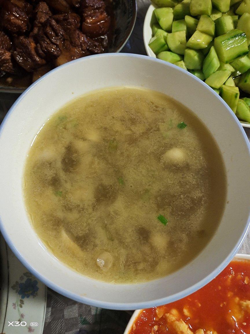 鲜掉眉毛口蘑汤
