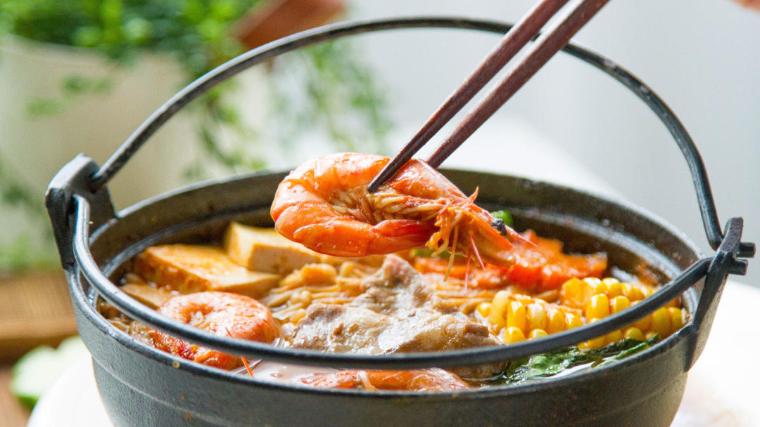 番茄泡菜鲜蔬锅的做法