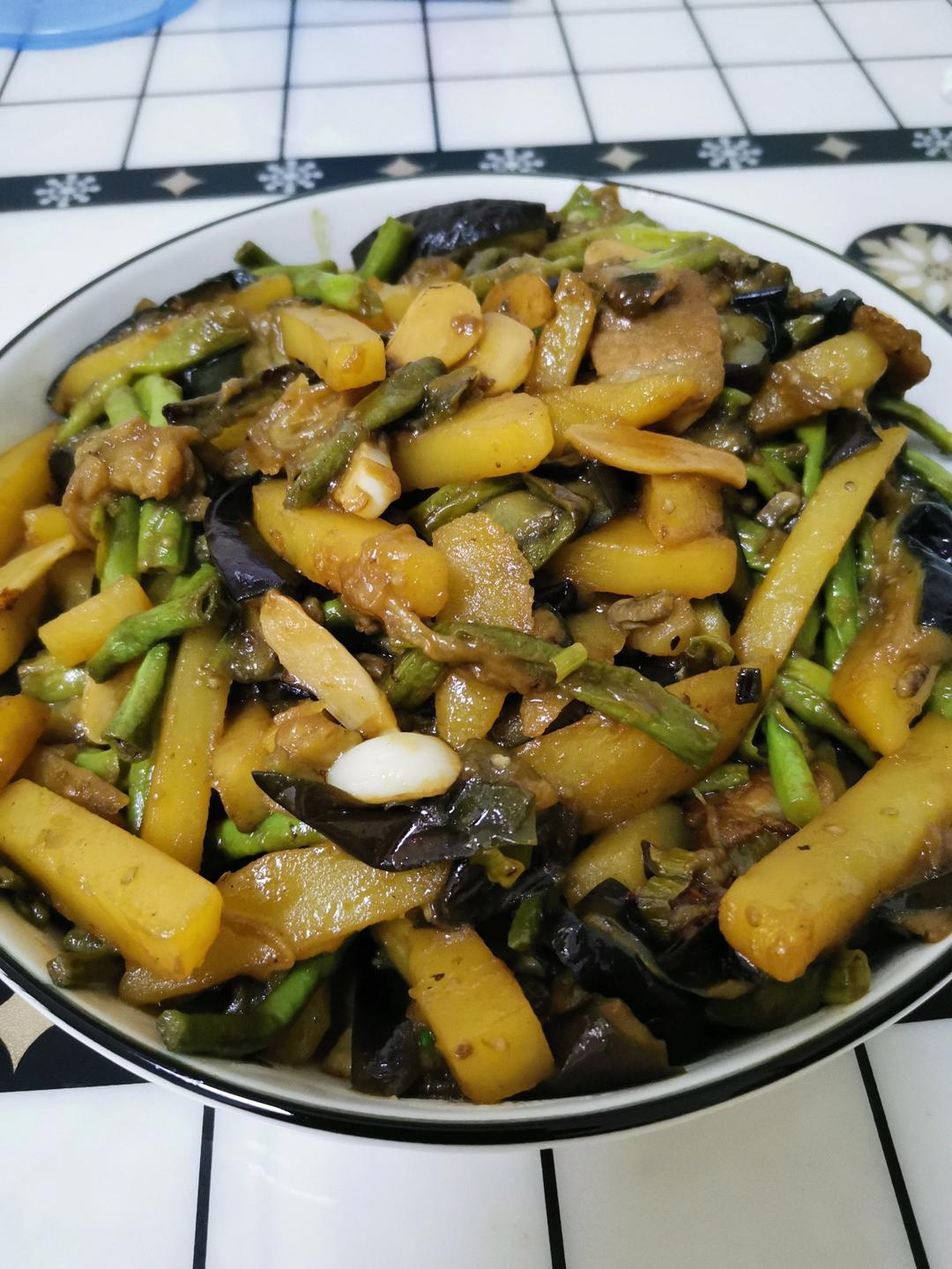 土豆茄子炖豆角