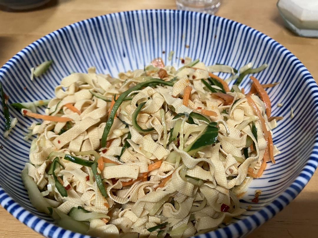 凉拌黄瓜豆腐皮