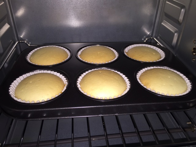 戚风杯子蛋糕^_^不开裂不回缩喔～