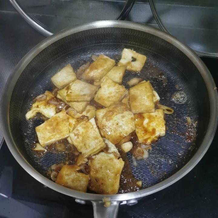 豆腐这样烧好吃的汤汁都不剩，大人孩子都爱吃😋