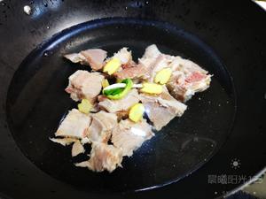 清淡口味的豆腐排骨汤的做法 步骤2
