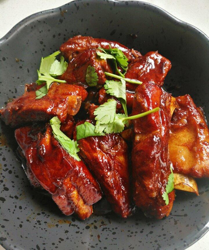 高高的妈妈做的超级好吃的红烧小排