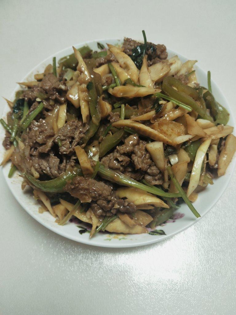 小炒牛肉（肉嫩味香）