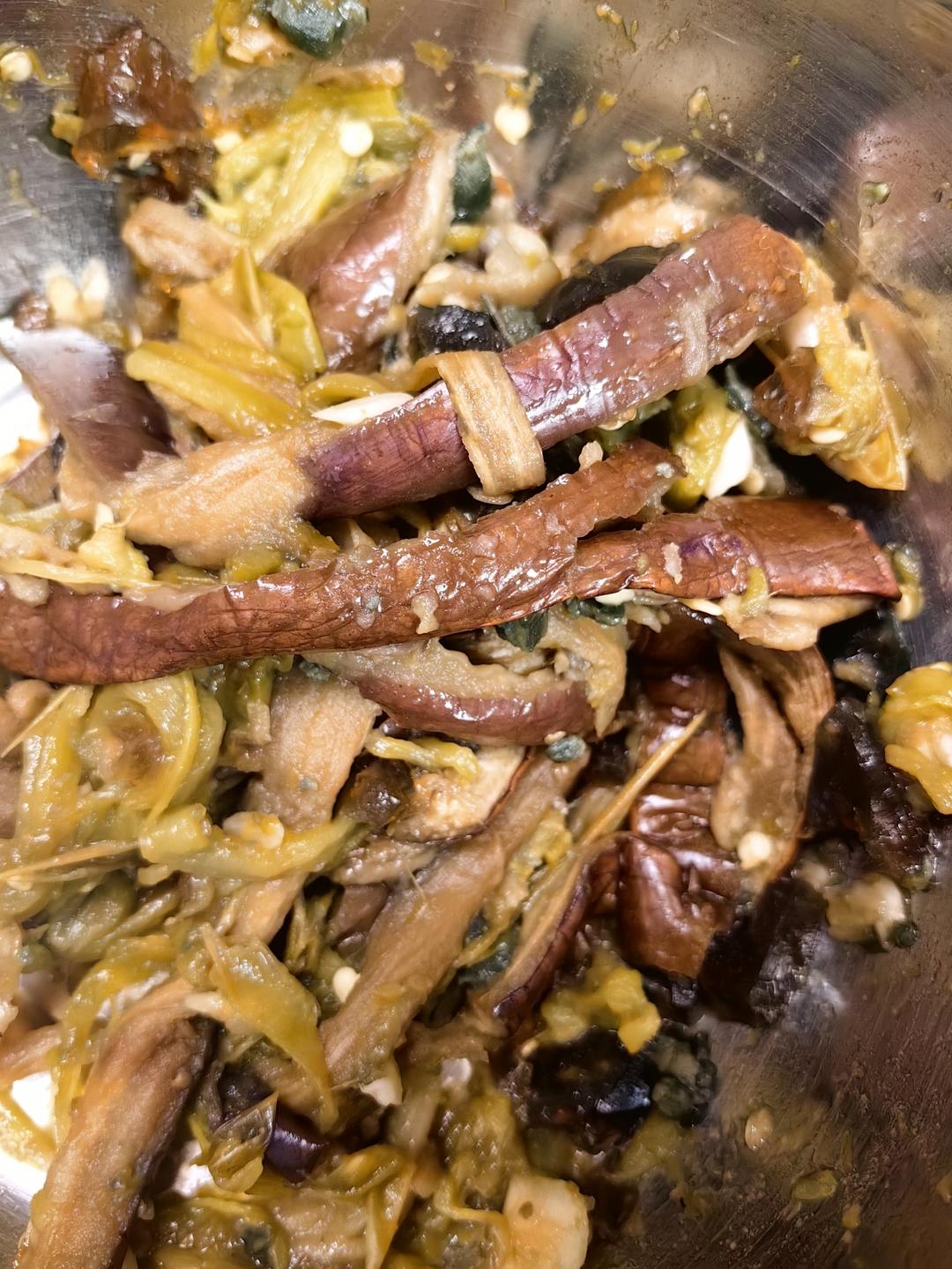 擂辣椒皮蛋茄子