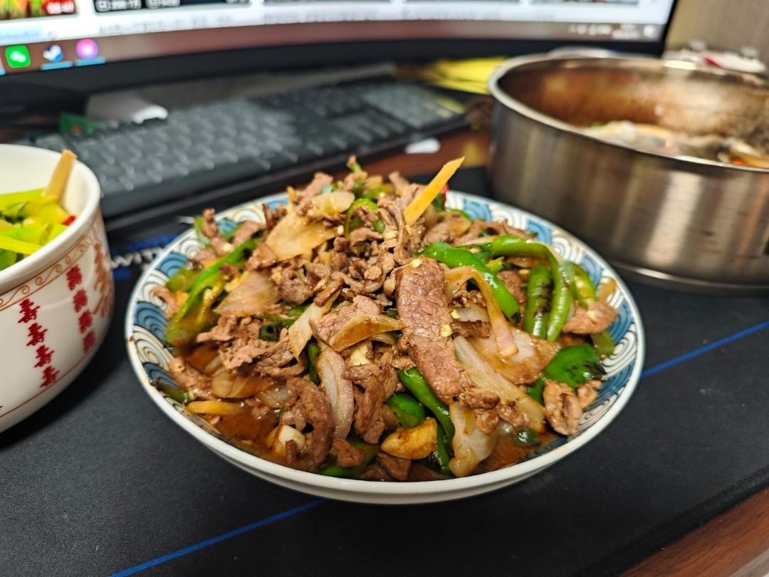 老少皆宜的一道“青椒洋葱爆炒牛肉”