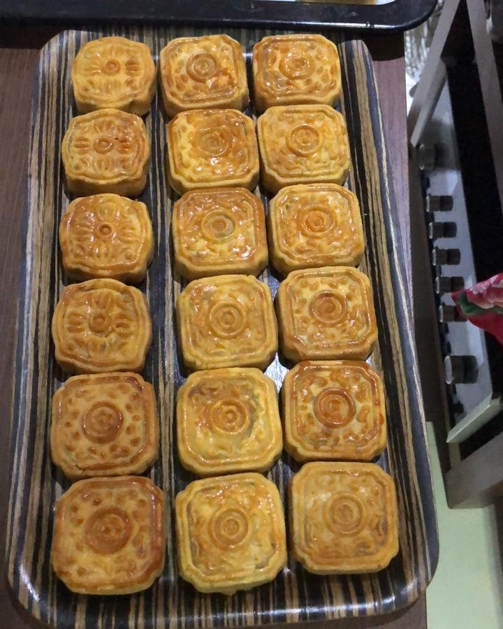 广式月饼——蛋黄莲蓉月饼
