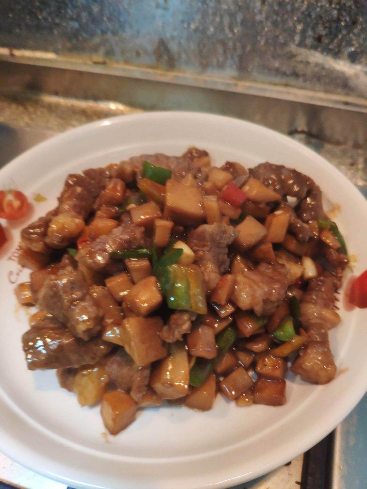 家常菜~杏鲍菇烧牛肉粒