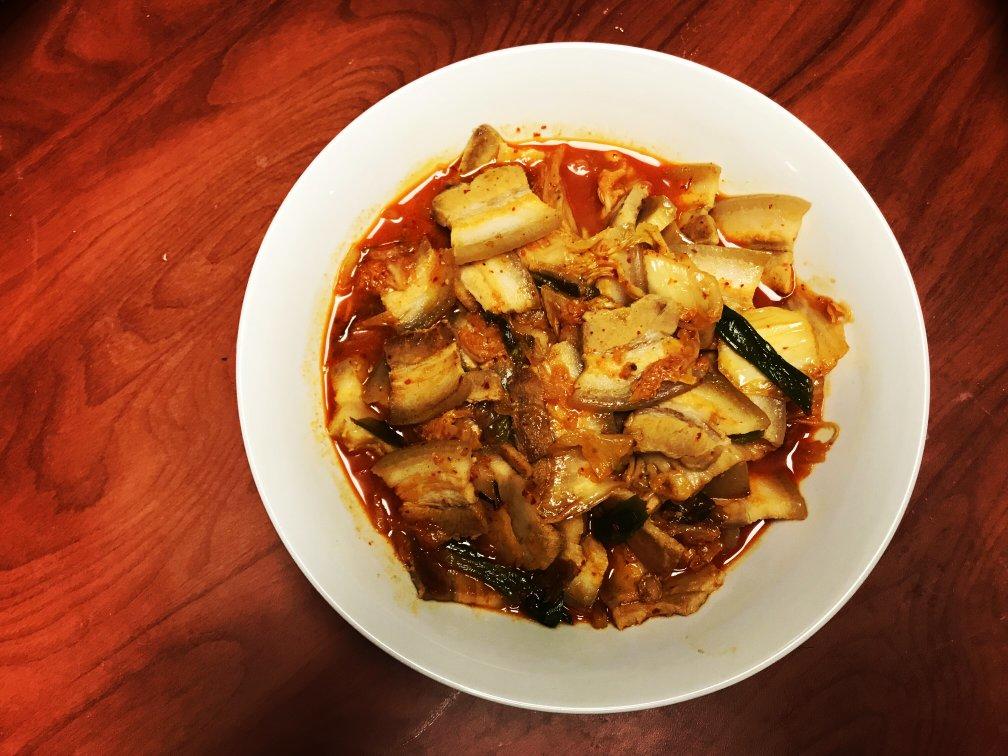 辣白菜炒五花肉